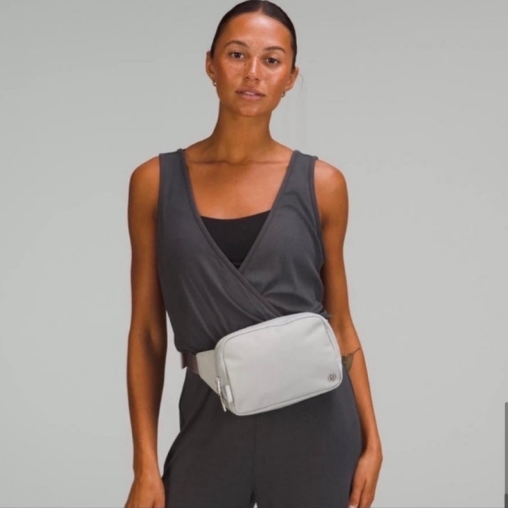 Lululemon Large everywhere belt bag - Picture 5 of 7